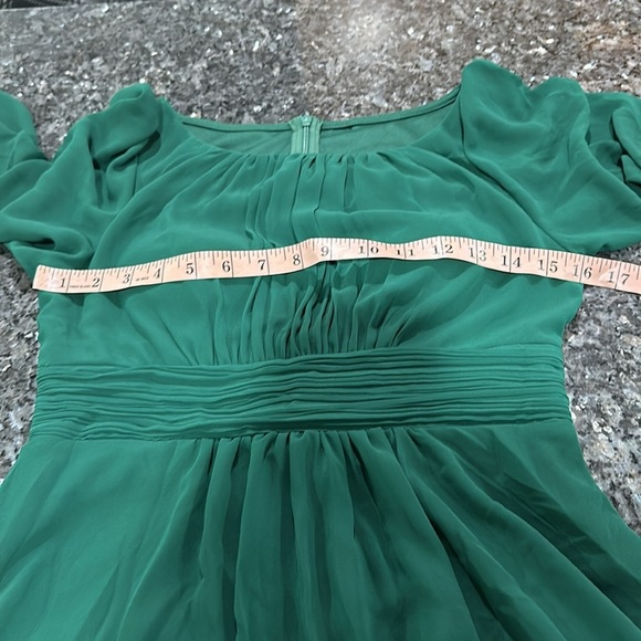 Elegant Green Long Sleeve Dress - Picture 8 of 13